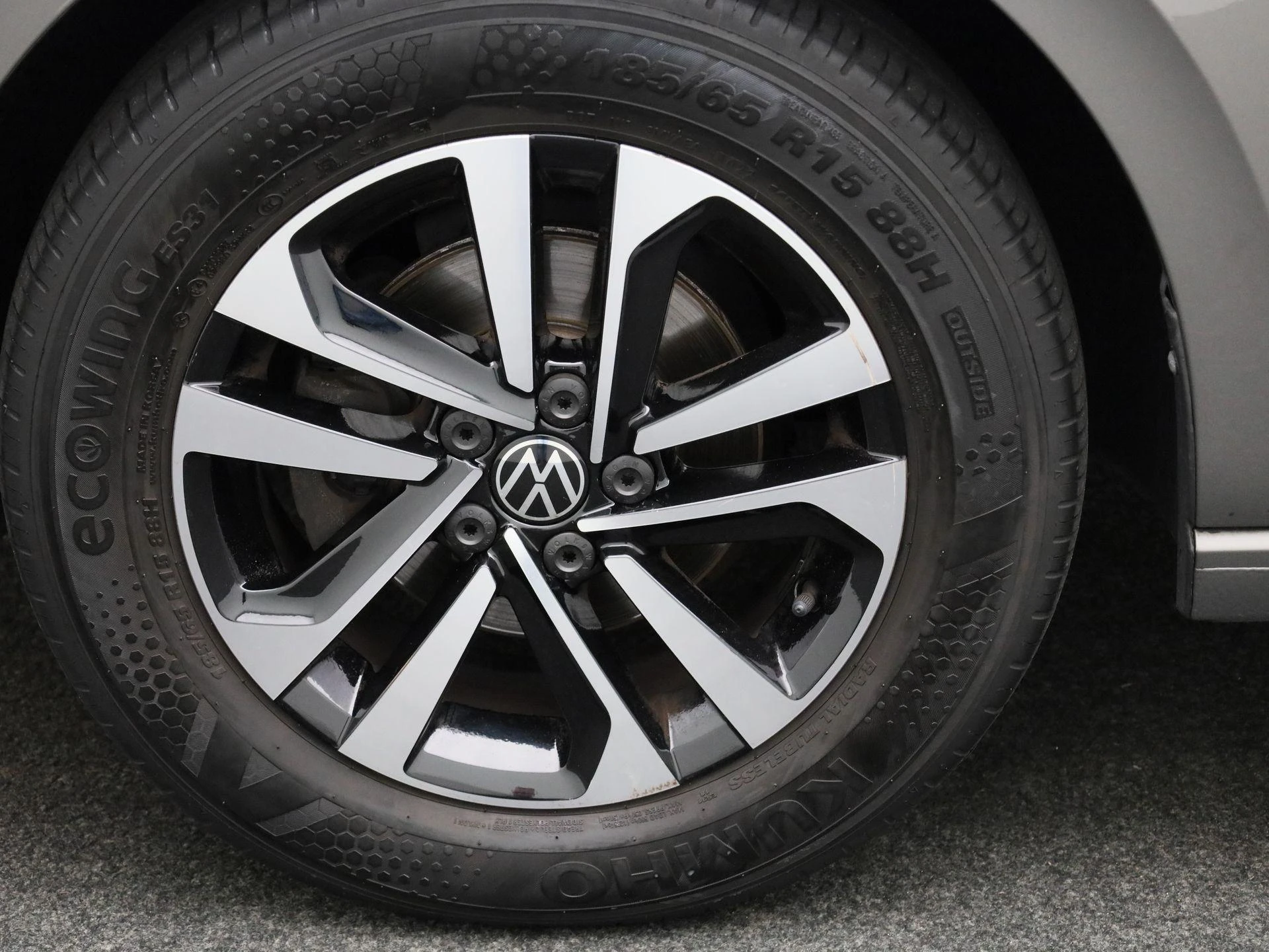 Volkswagen-Polo-image-14
