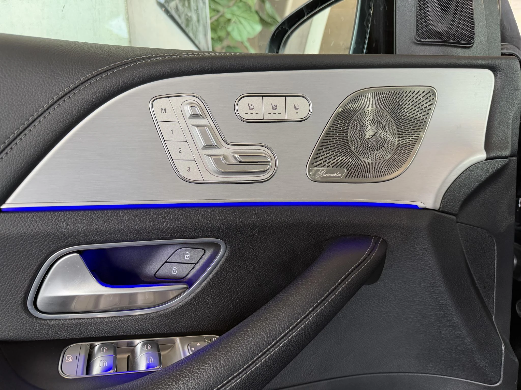 Mercedes-Benz-GLE-image-20