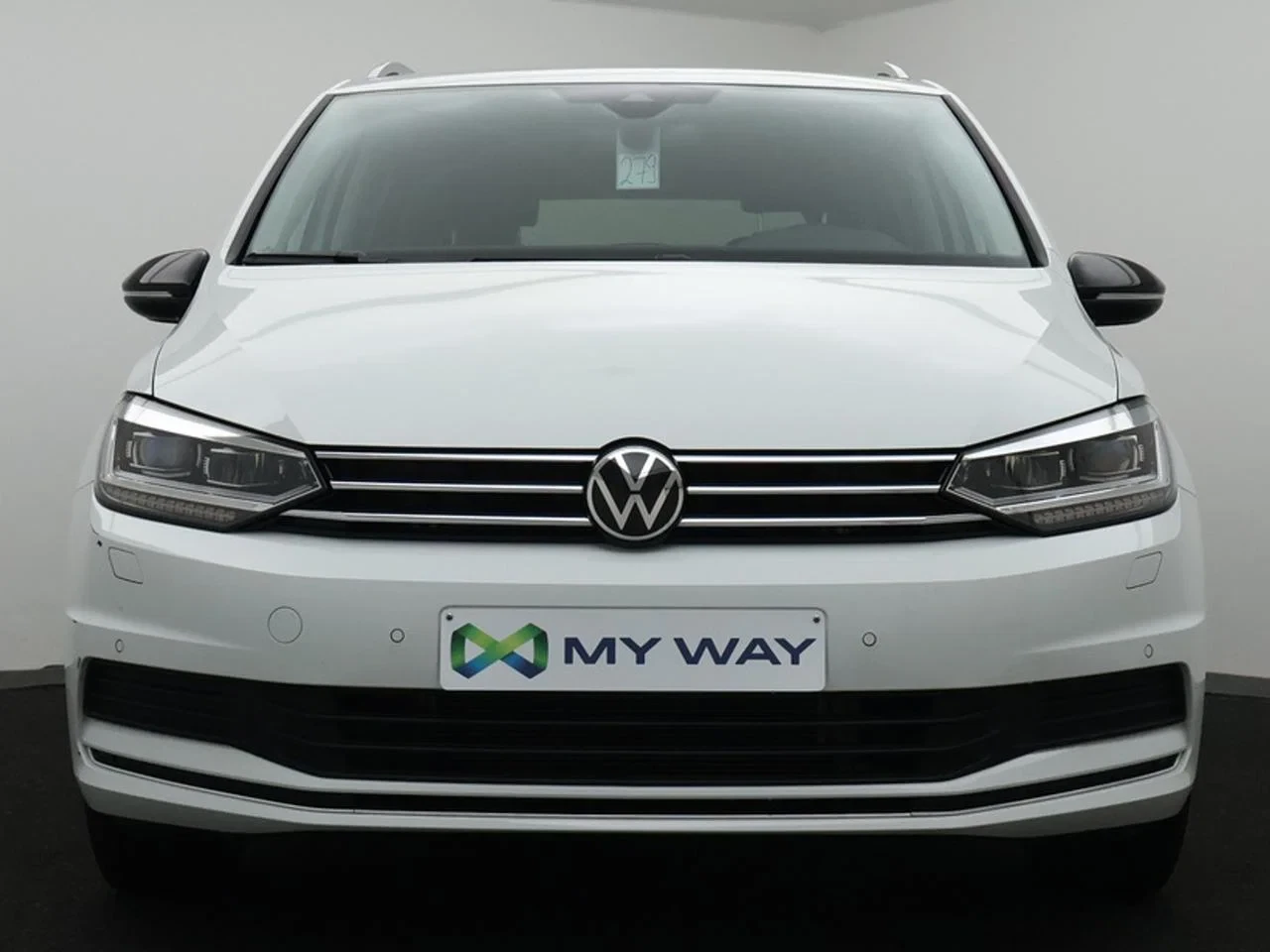 Volkswagen-Touran-image-3