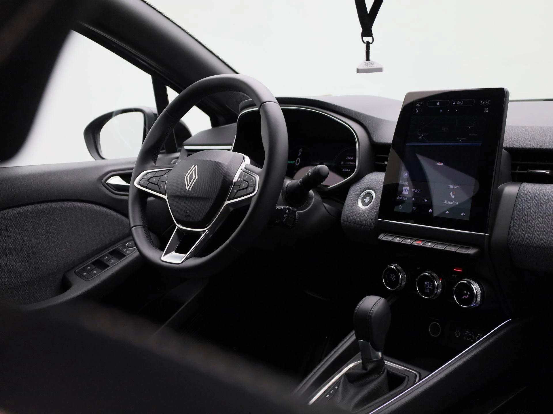 Renault-Clio-image-29
