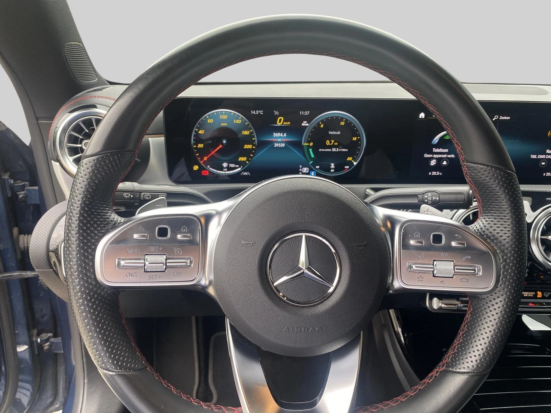 Mercedes-Benz CLA 180 d AMG Line Shooting Brake + NIGHTPAKKET + KEY LESS GO + 19 INCH + CAMERA +