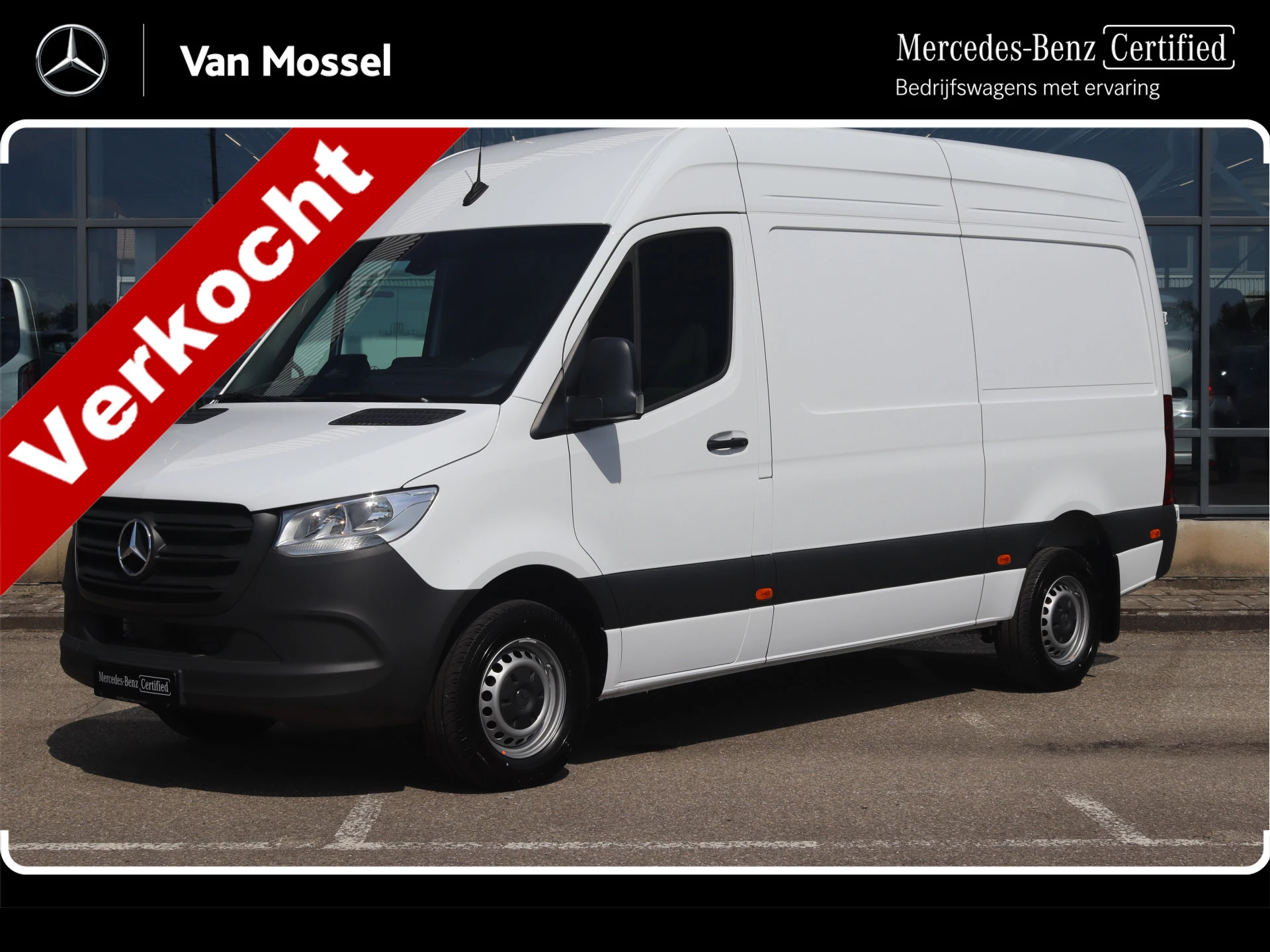 Mercedes-Benz-Sprinter-image-0