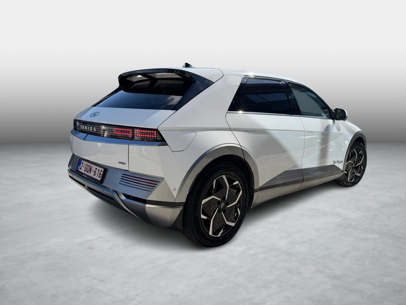 Hyundai-IONIQ 5-image-3