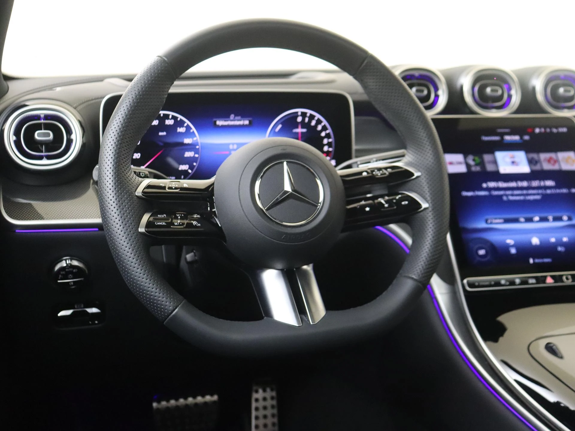 Mercedes-Benz-GLC-image-9