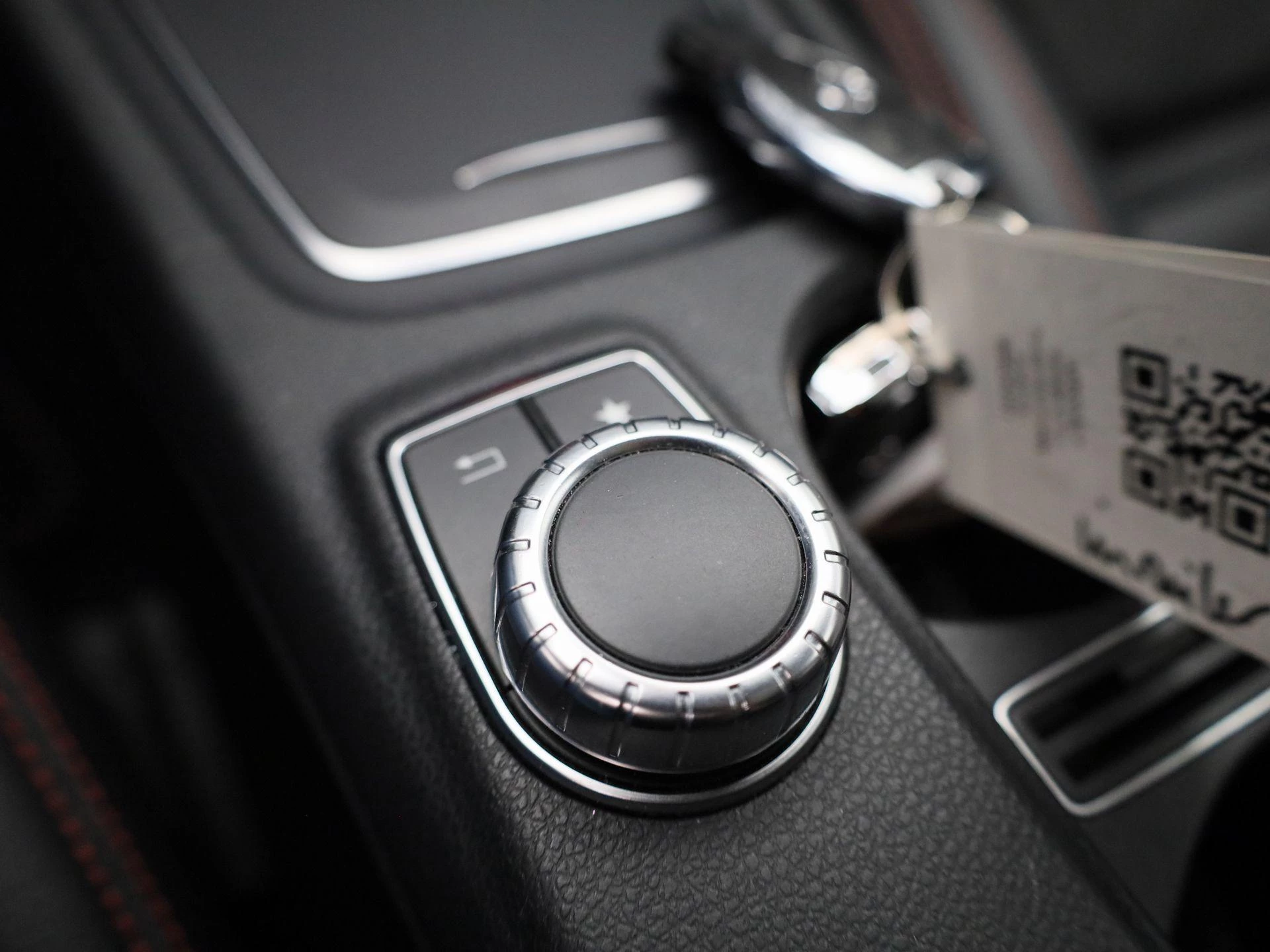 Mercedes-Benz-CLA-image-28