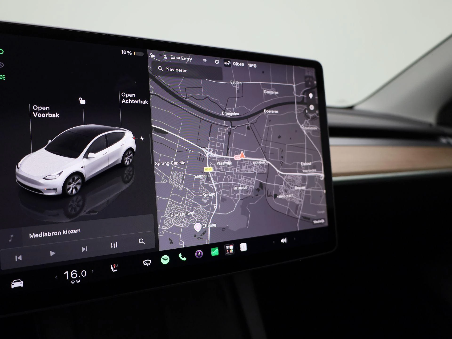 Tesla-Model Y-image-27