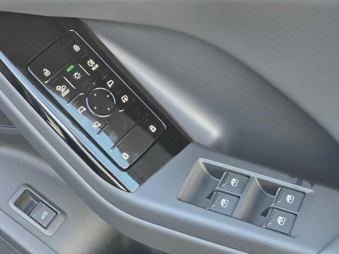 Audi-Q6 e-tron-image-40
