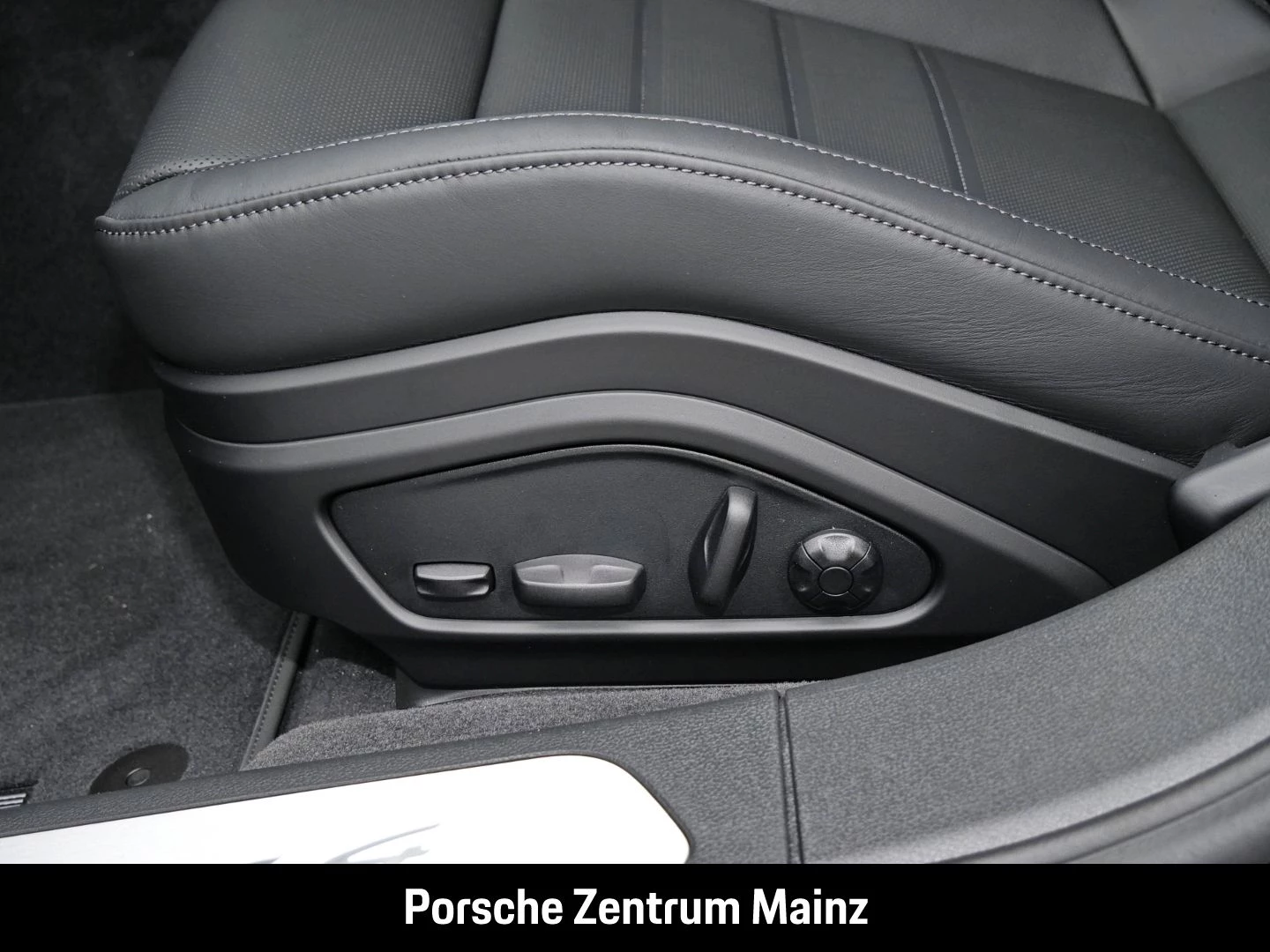 Porsche Panamera 4 E-Hybrid NW ZUM HAUSPREIS! -