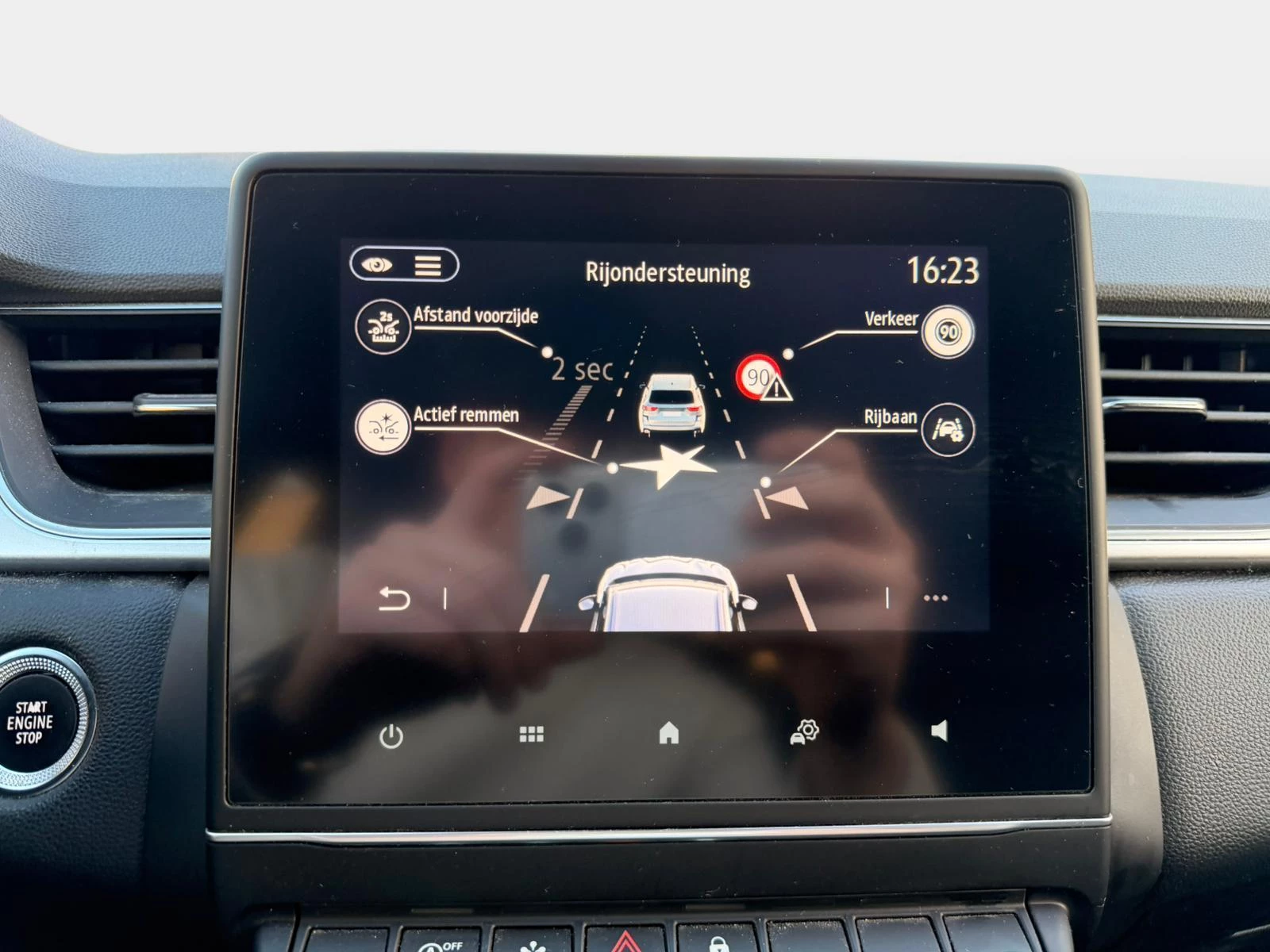 Renault-Captur-image-21