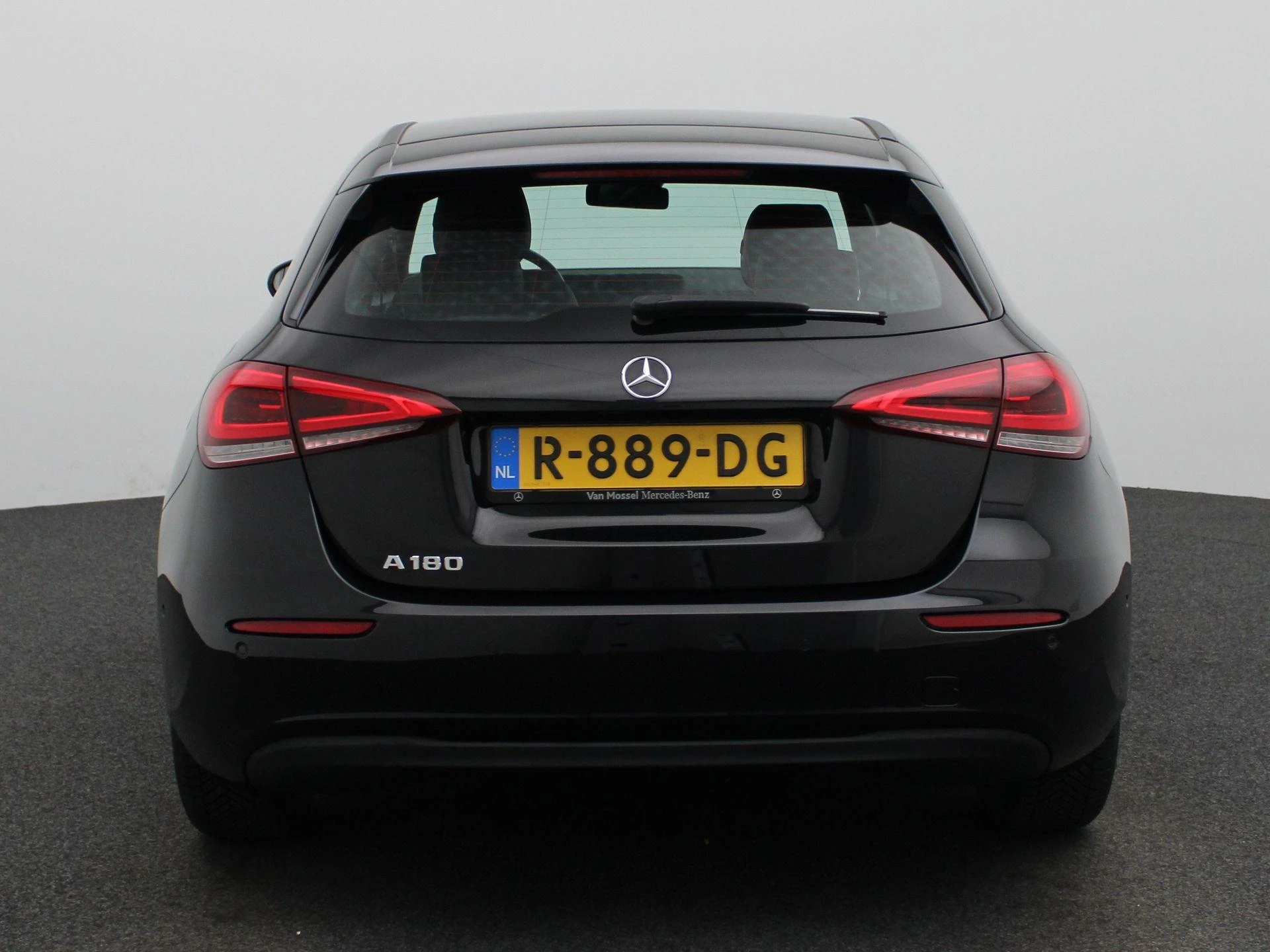 Mercedes-Benz-A-Klasse-image-4