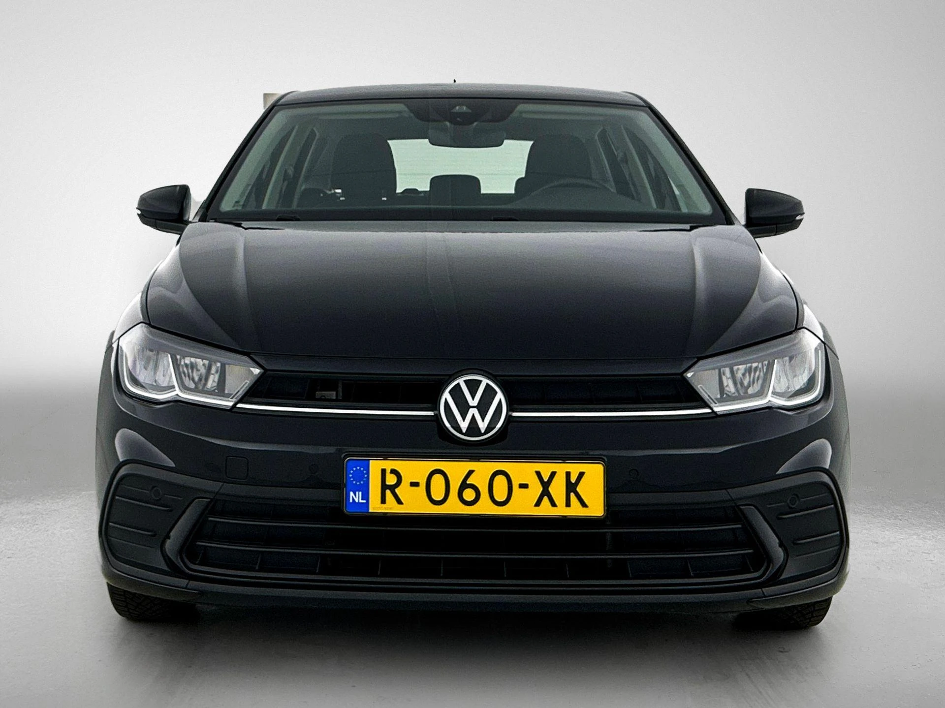 Volkswagen-Polo-image-4