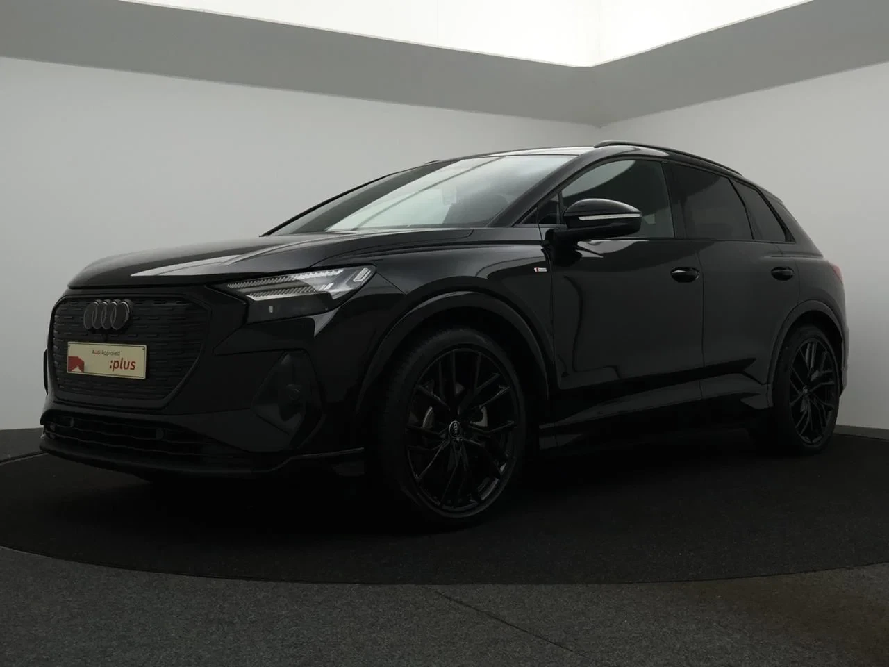Audi-Q4 e-tron-image-0