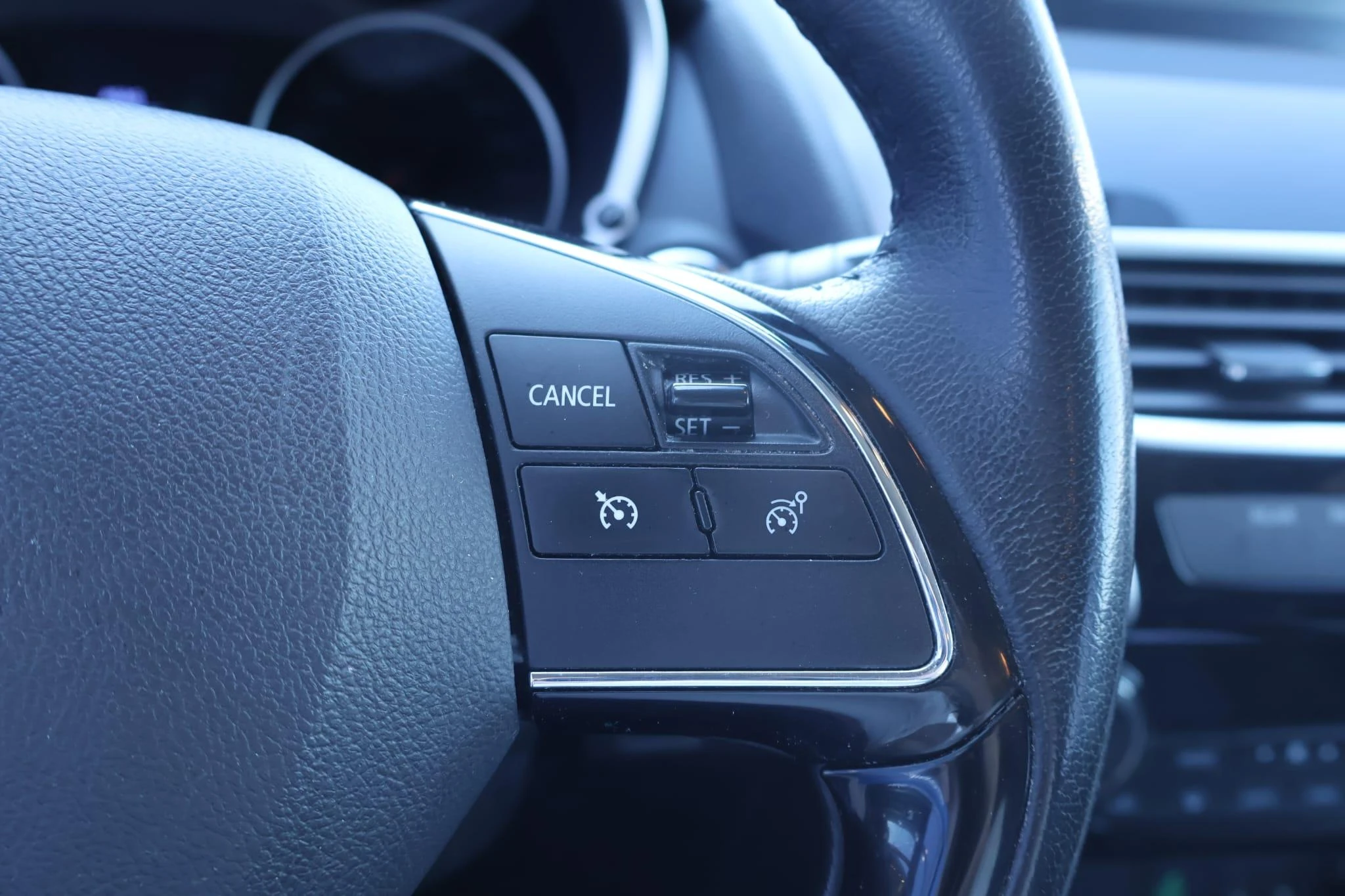 Mitsubishi-Eclipse Cross-image-12