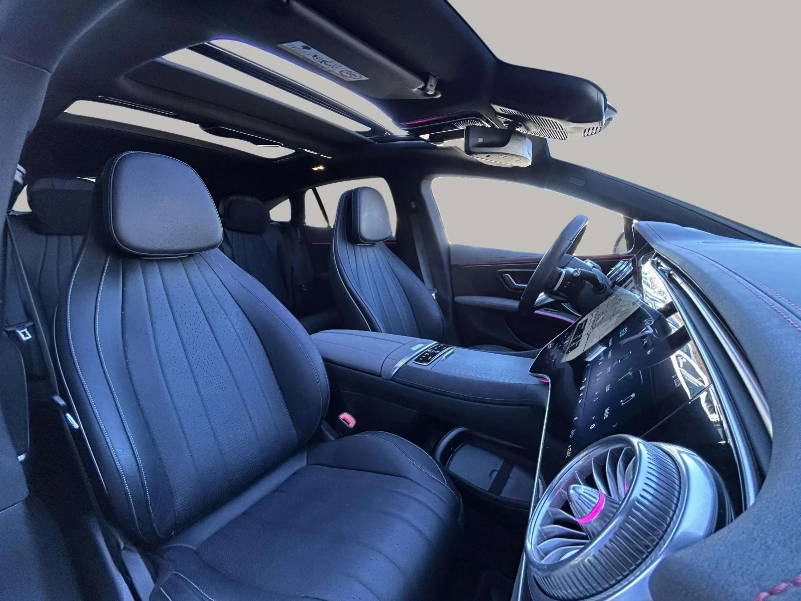 Mercedes-Benz-EQS-image-13