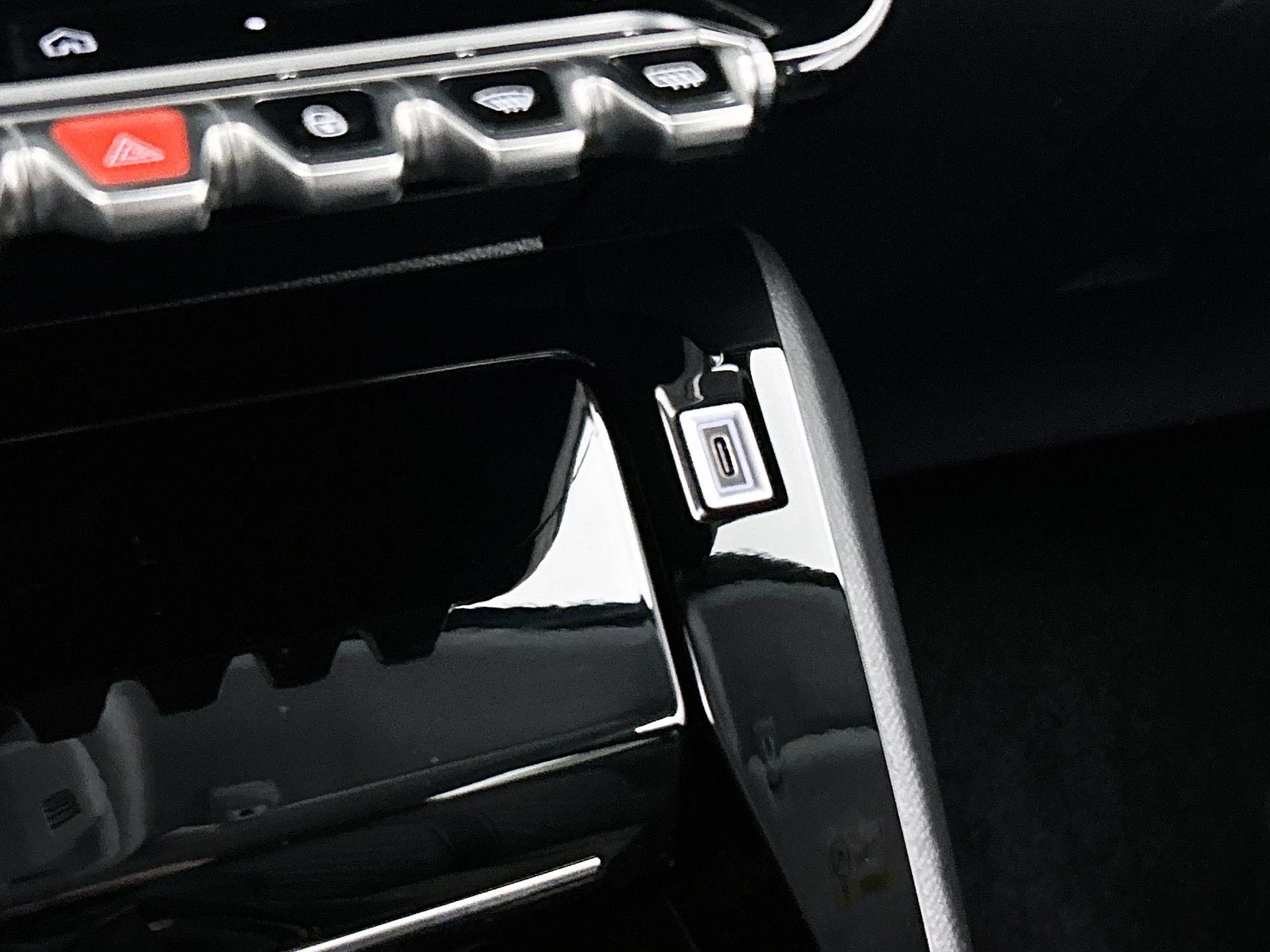 Peugeot-208-image-34
