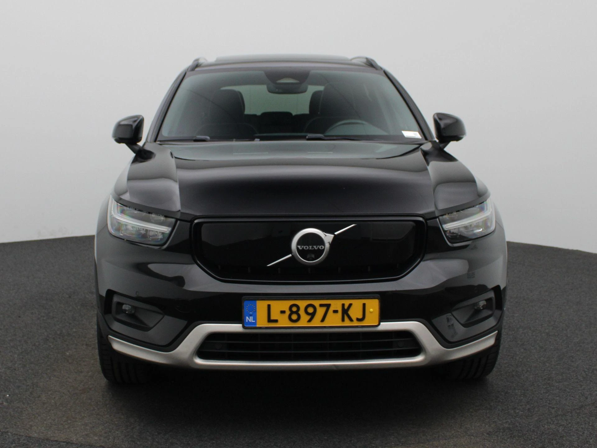 Volvo-XC40-image-2