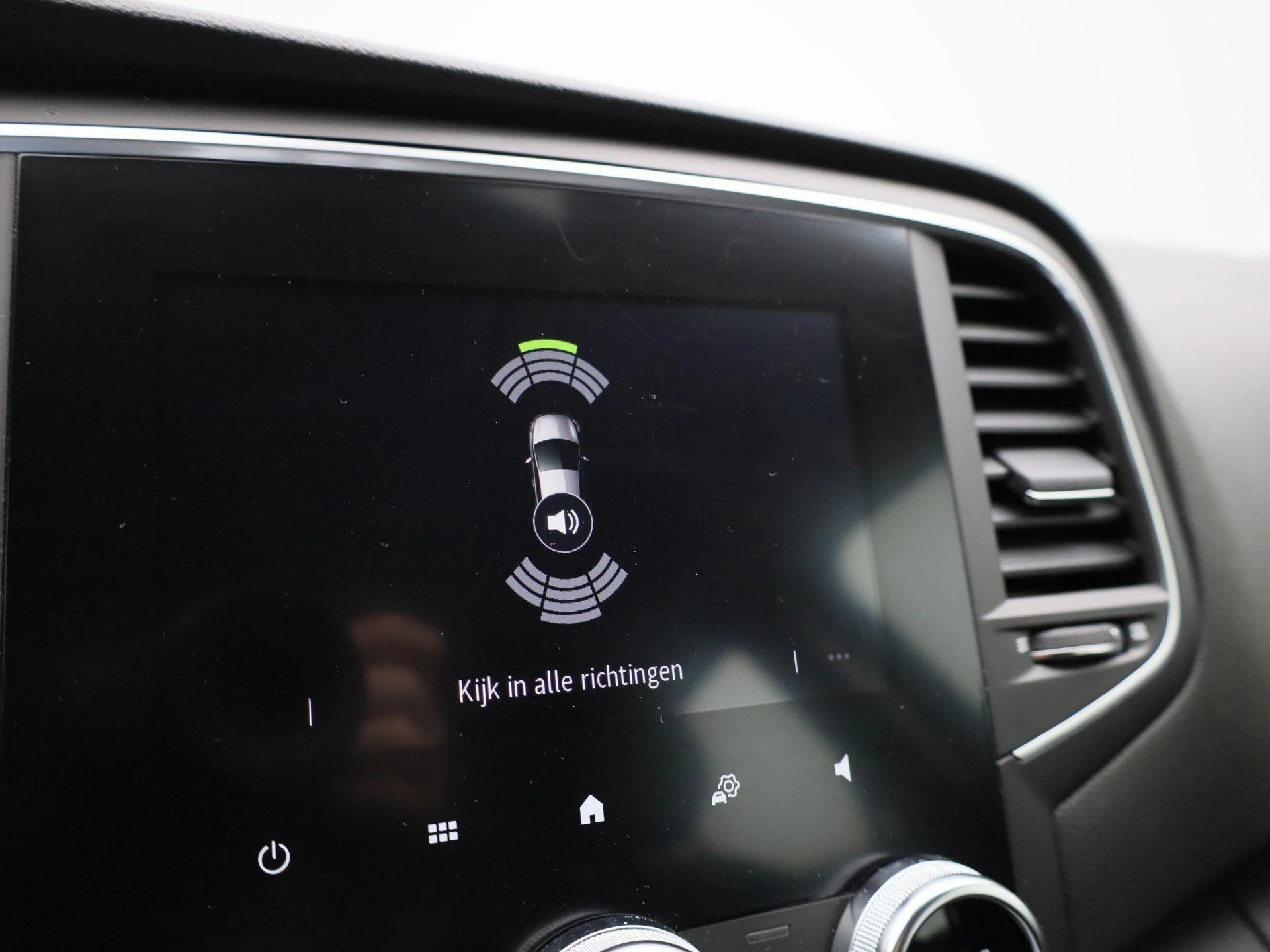 Renault-Megane E-Tech-image-29