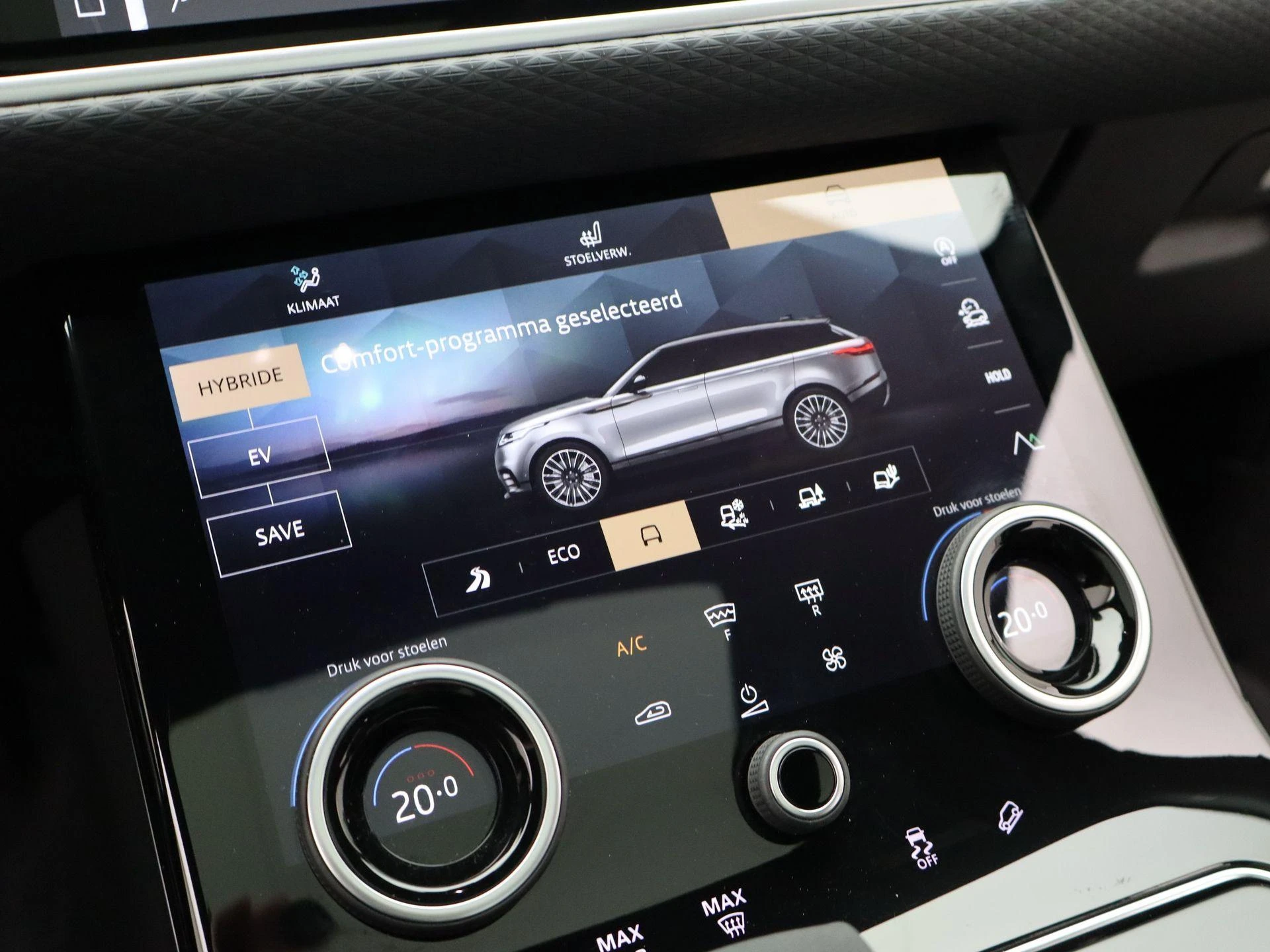 Land Rover-Range Rover Velar-image-21