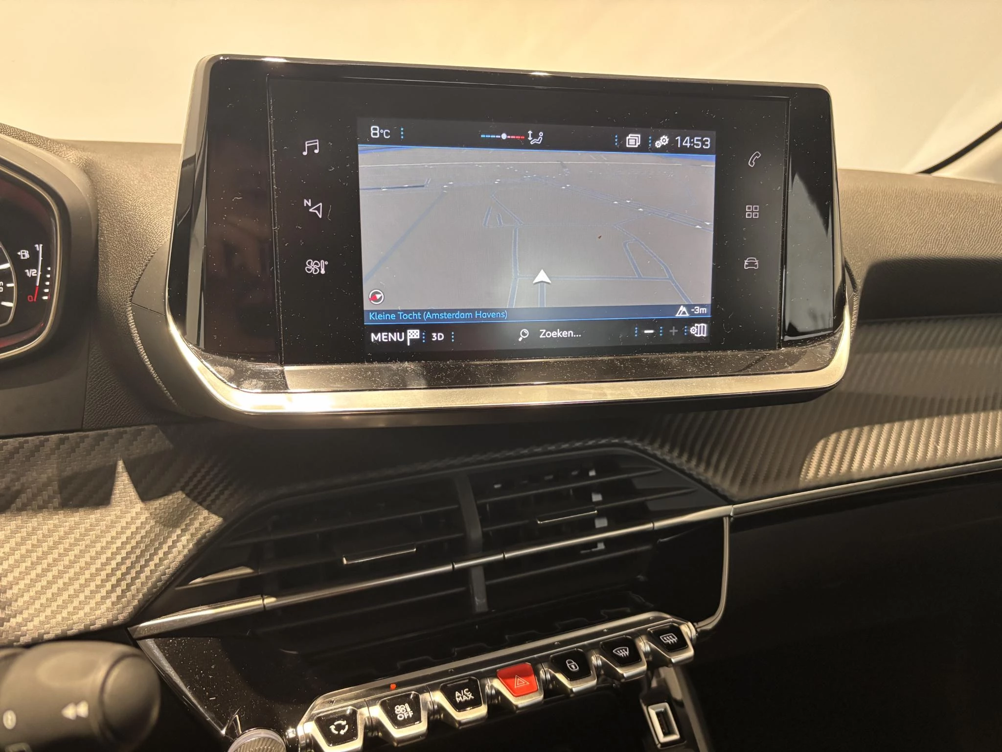 Peugeot-208-image-18