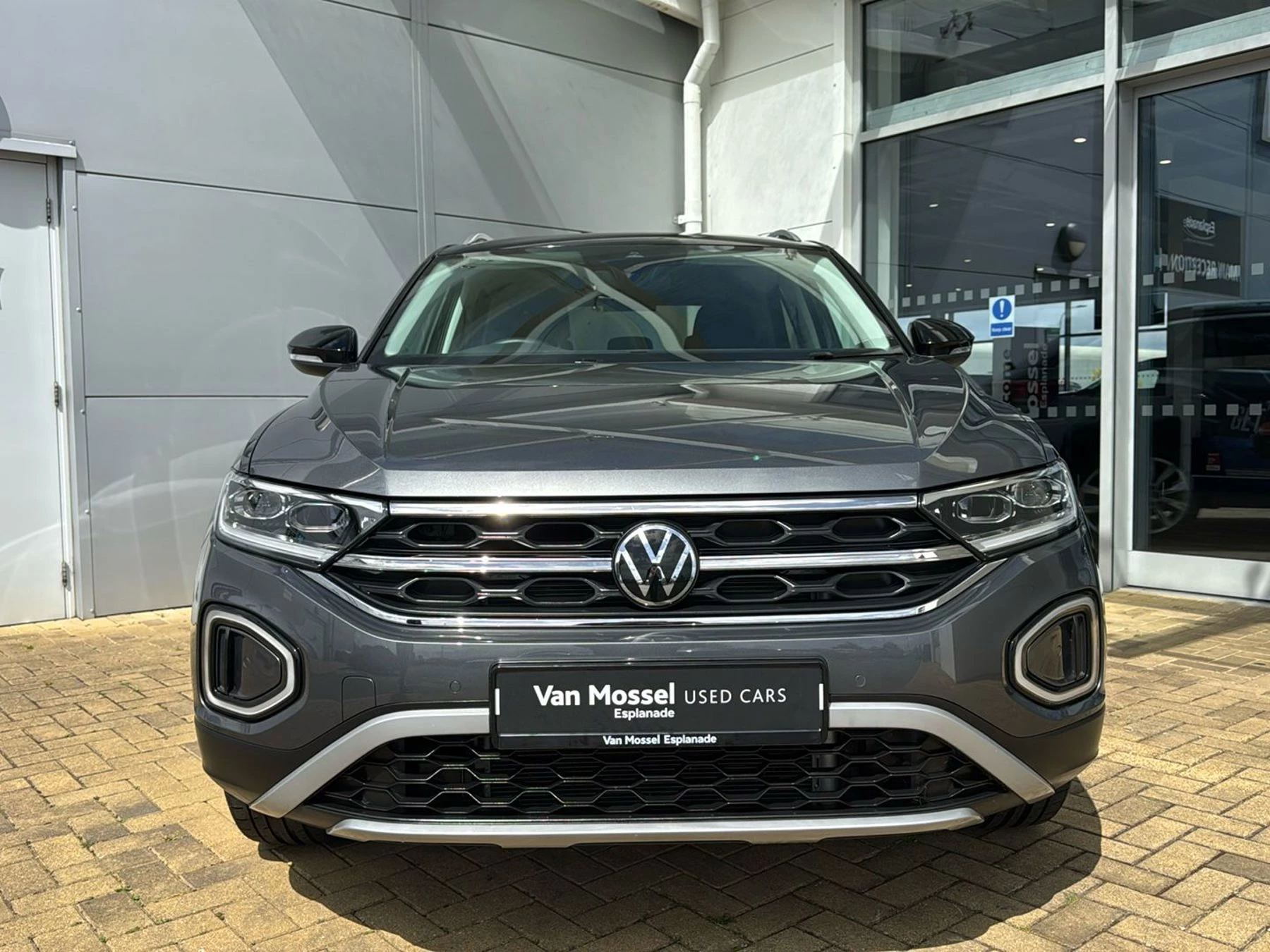 Volkswagen-T-Roc-image-6