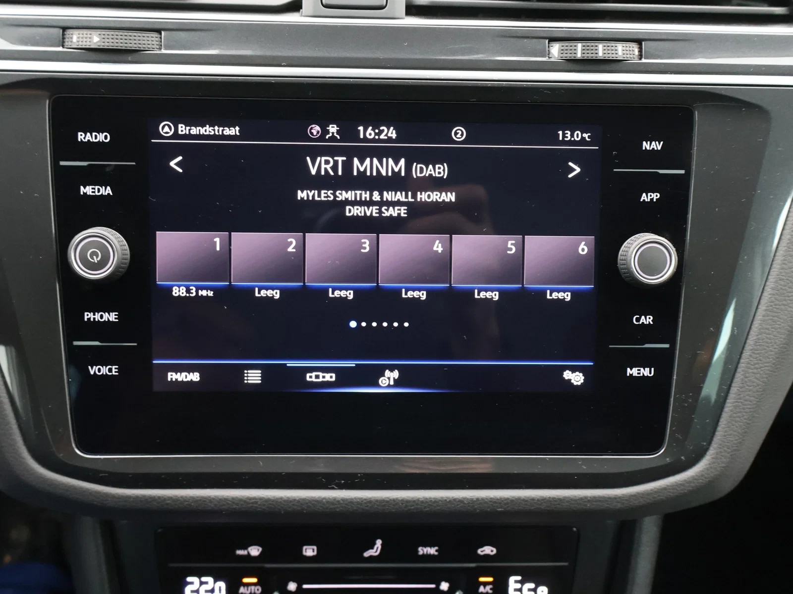 Volkswagen-Tiguan-image-21