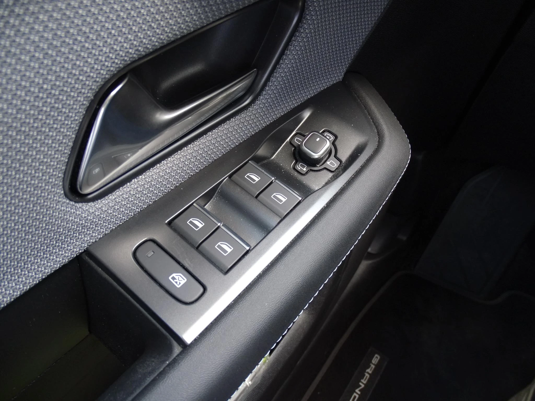 Opel-Grandland-image-24