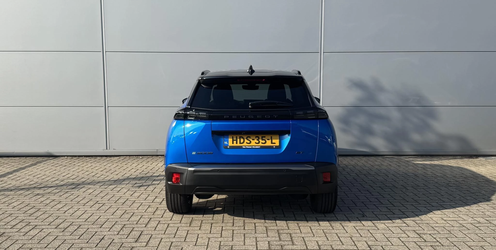 Peugeot-e-2008-image-3