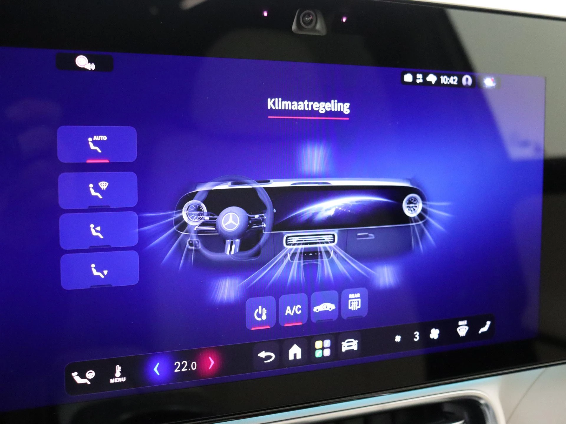Mercedes-Benz-GLB-image-18