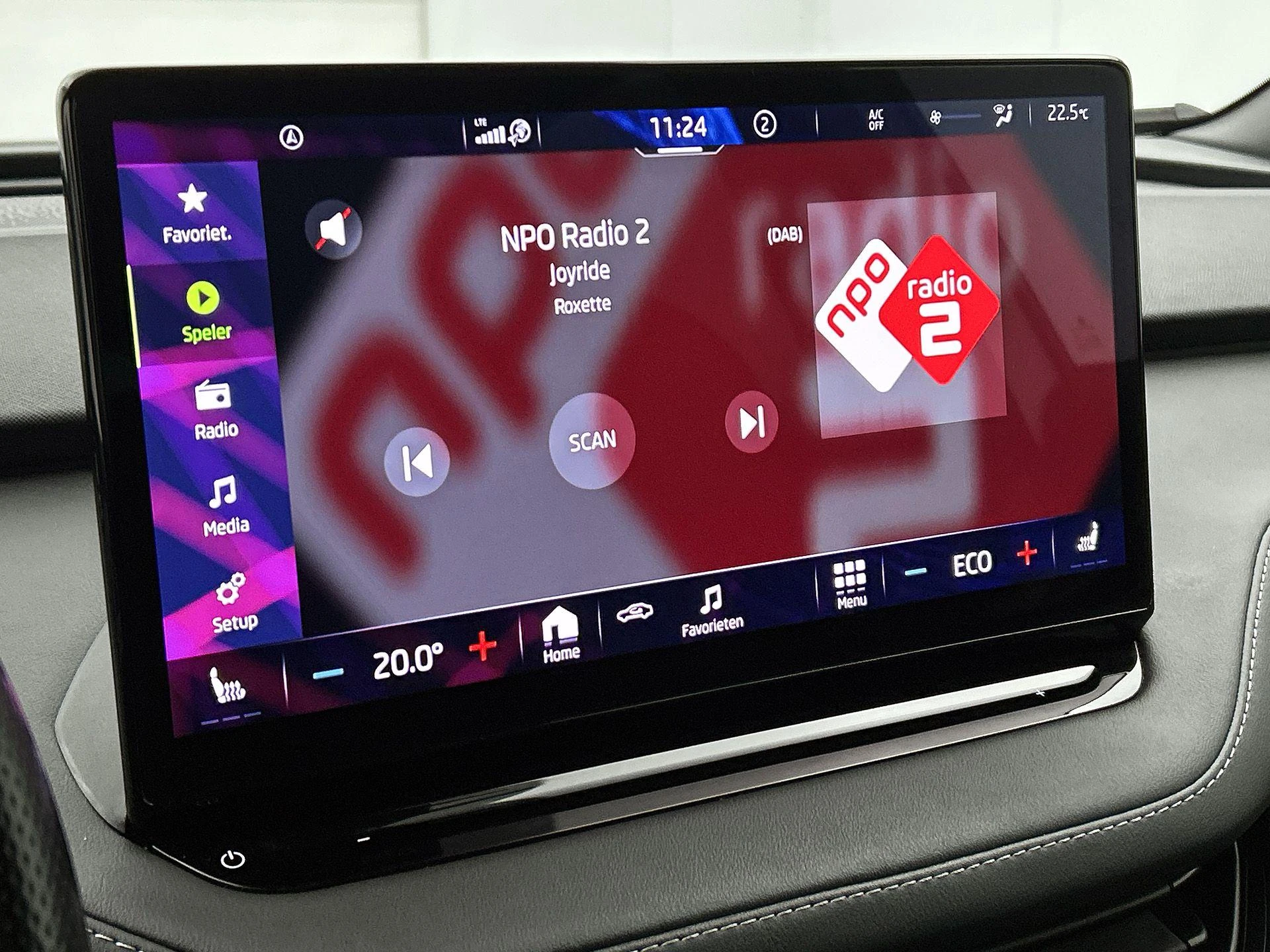 Škoda-Enyaq iV-image-6