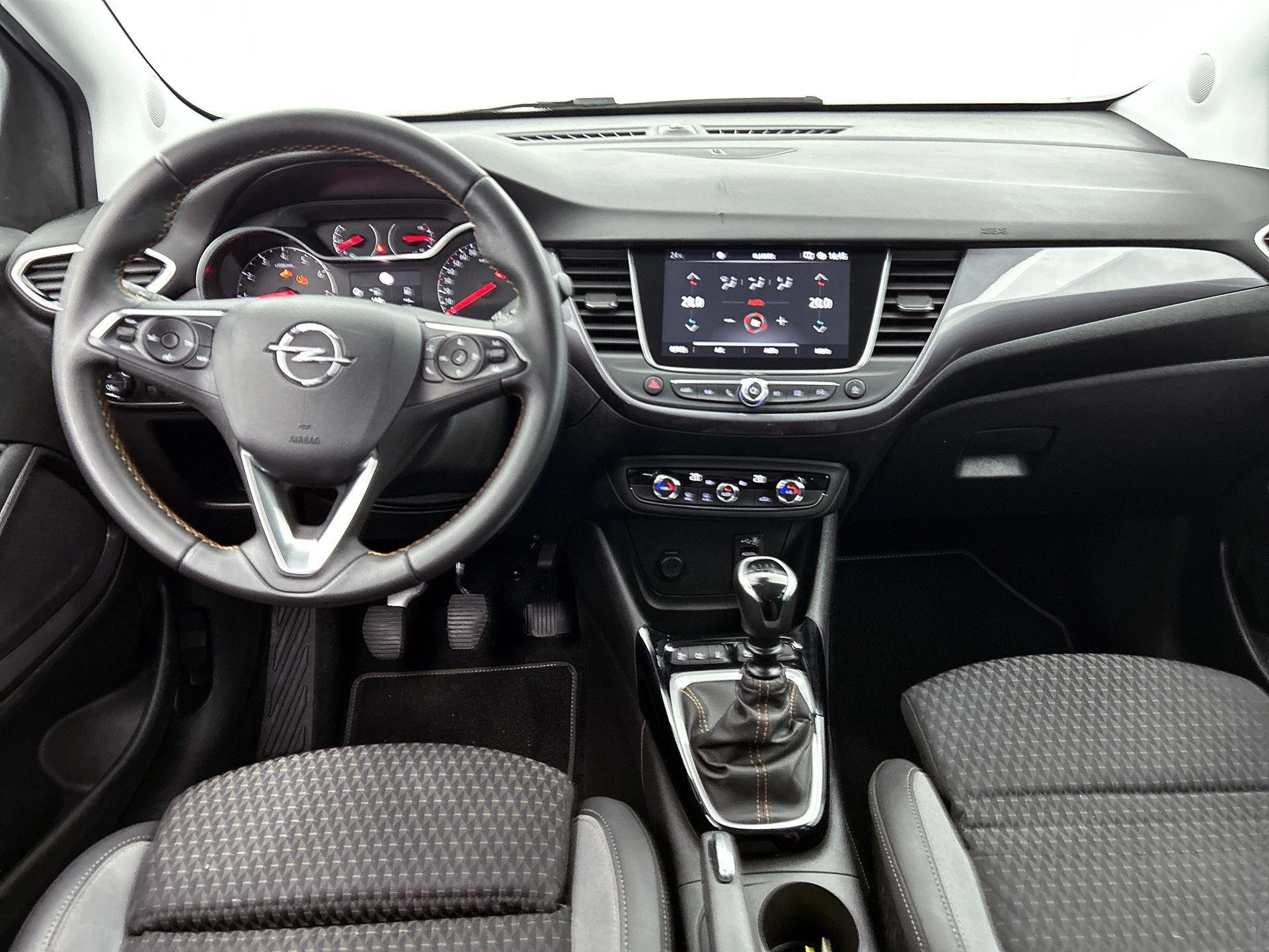 Opel-Crossland X-image-21
