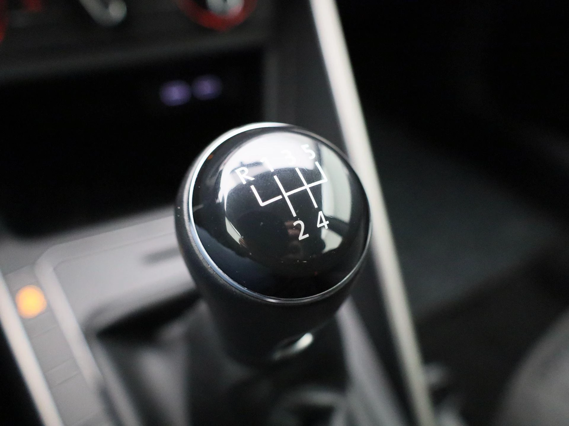 Volkswagen-Polo-image-20