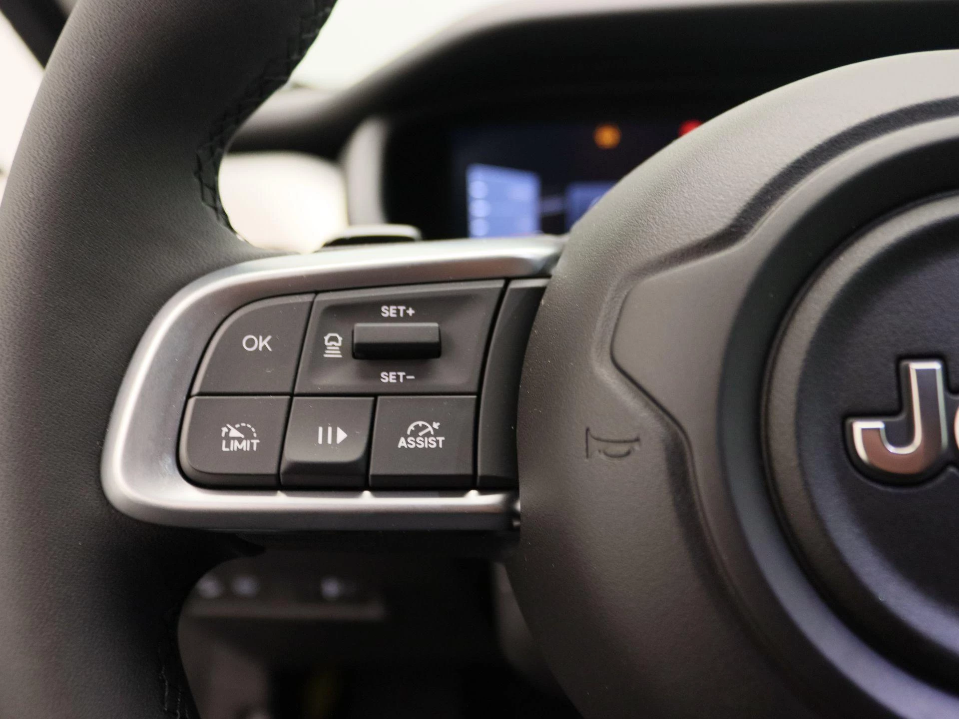 Jeep Avenger 1.2 e-Hybrid Summit