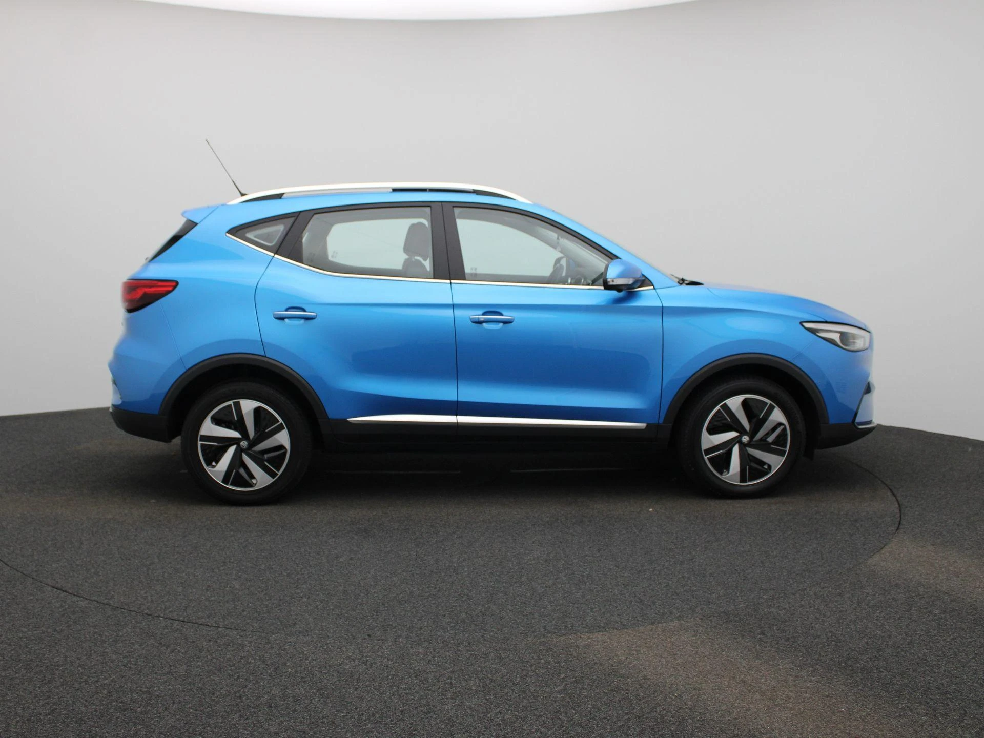 MG-ZS EV-image-5