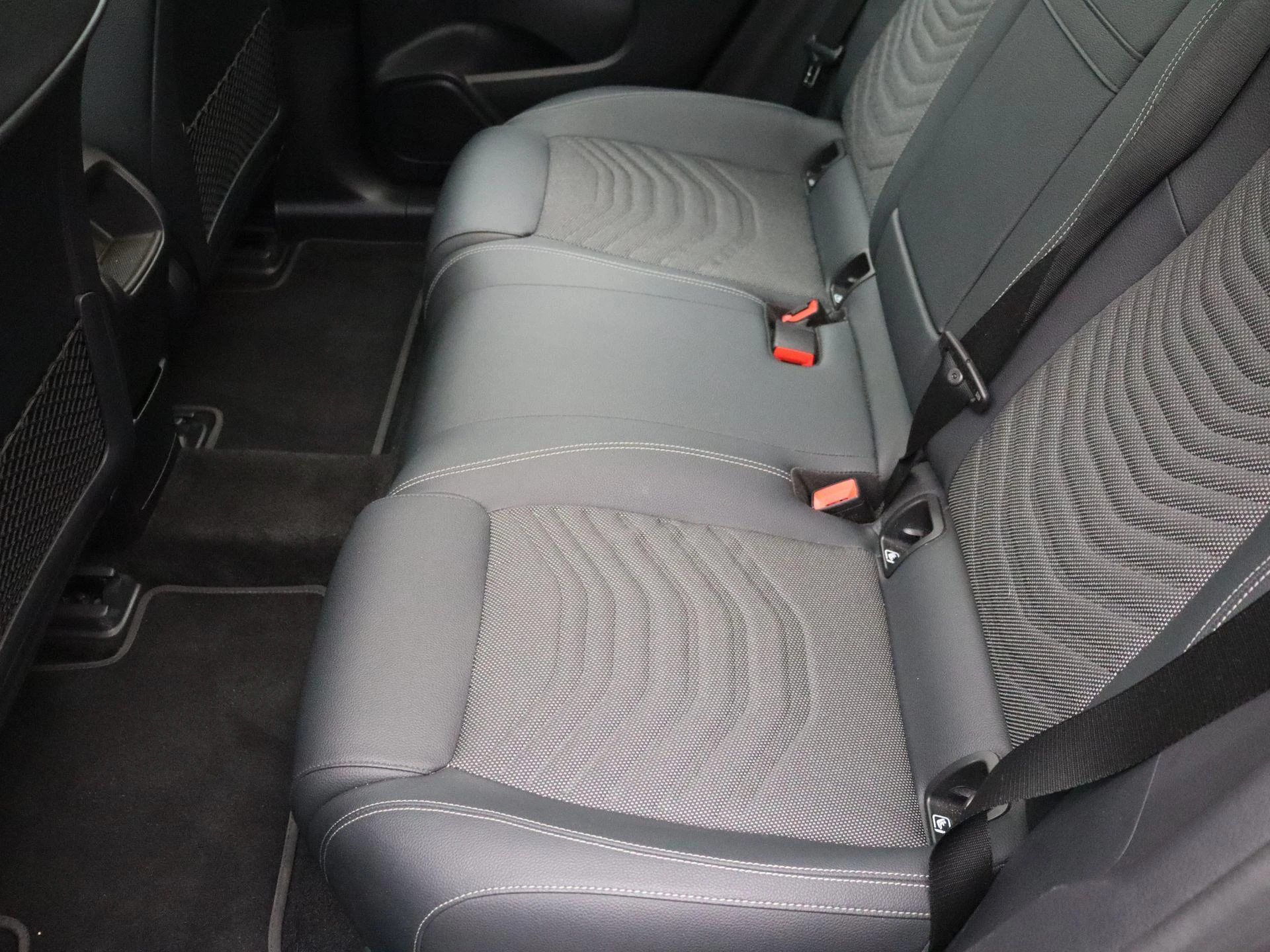 Mercedes-Benz-EQA-image-17