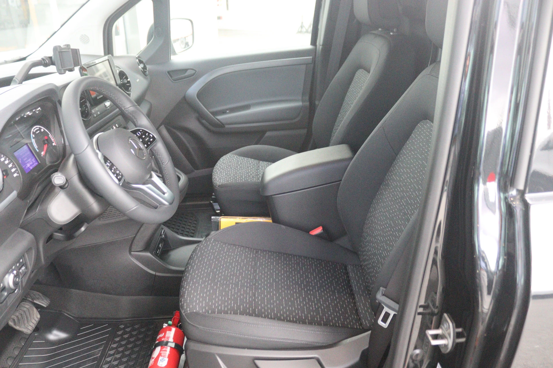 Mercedes-Benz-eCitan-image-4