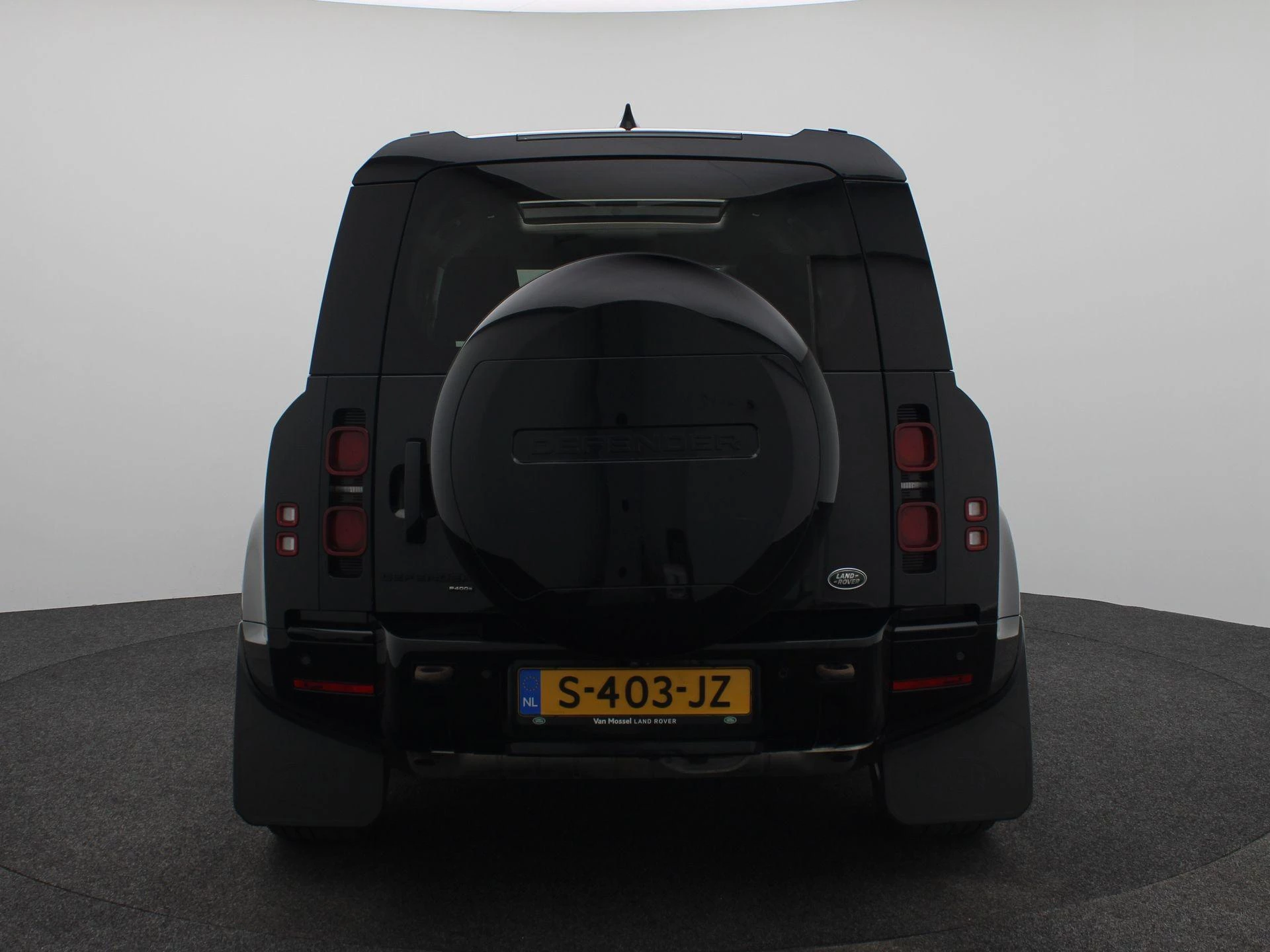 Land Rover-Defender-image-8