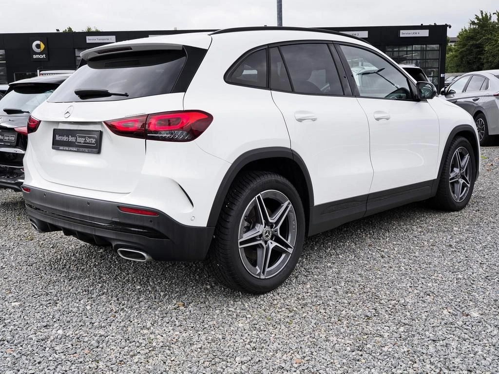 Mercedes-Benz-GLA 220 d-image-5