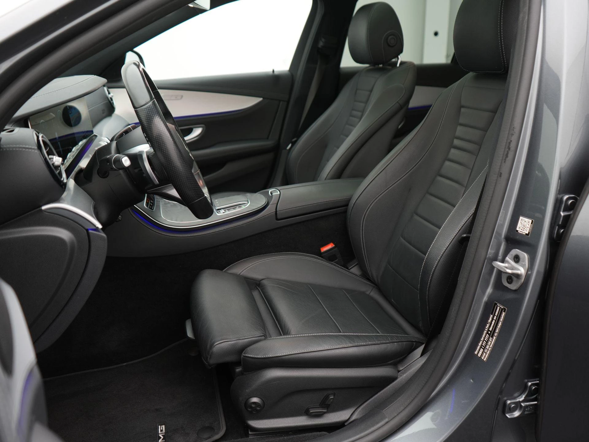 Mercedes-Benz-E-Klasse-image-9