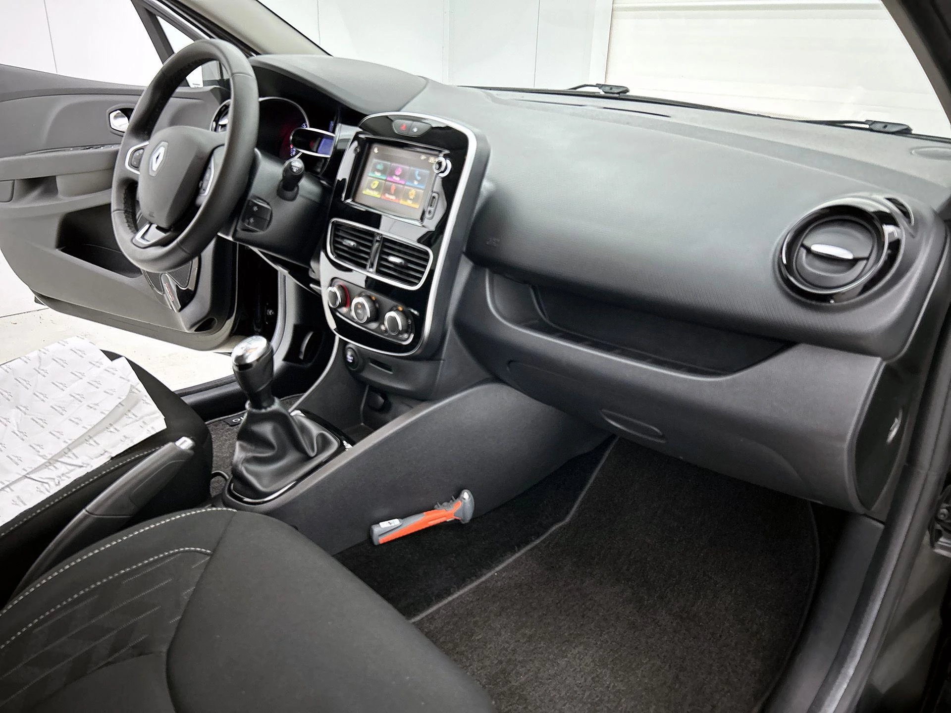 Renault-Clio-image-20