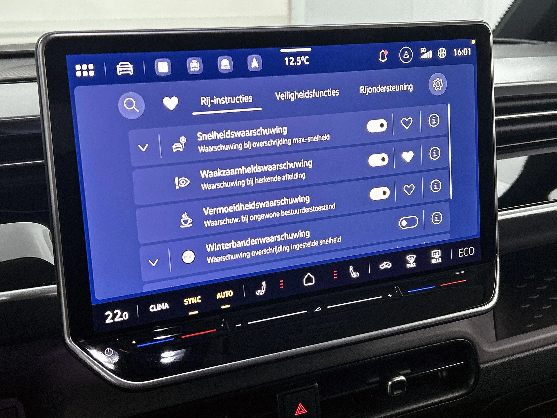 Volkswagen-ID. Buzz-image-12