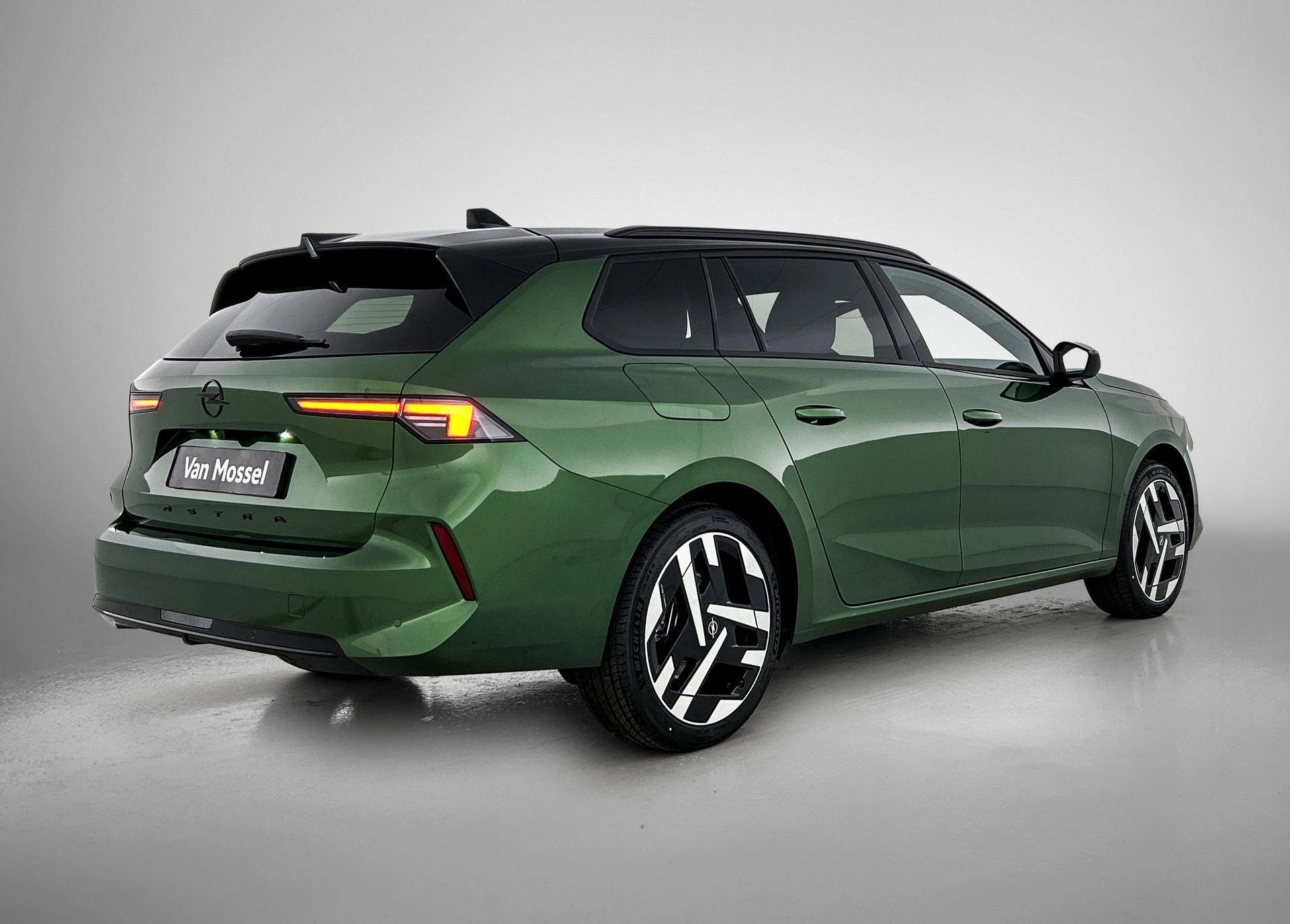 Opel-Astra-image-3