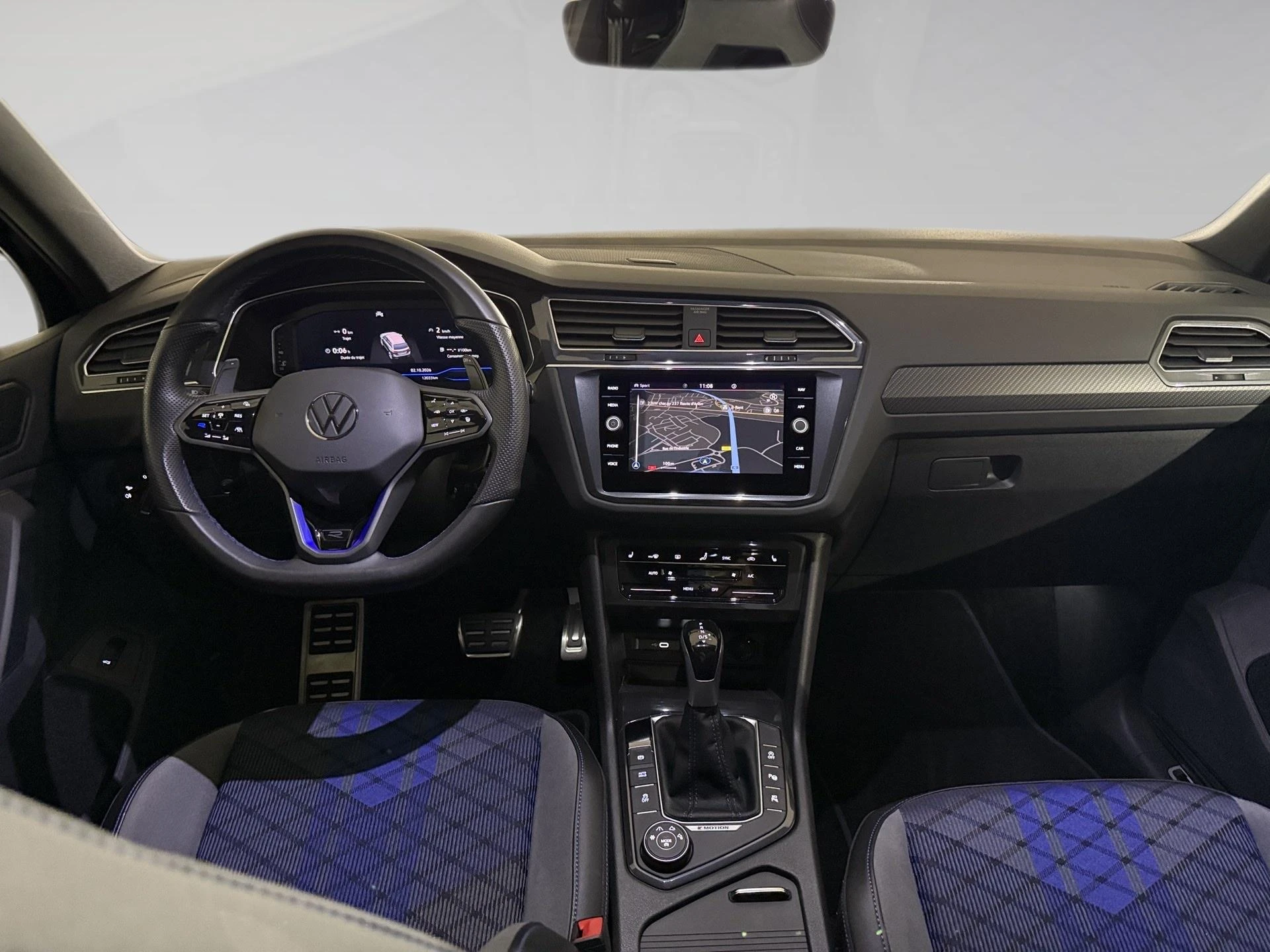 Volkswagen-Tiguan-image-4