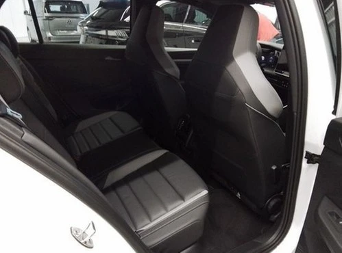 Volkswagen-Golf-image-3