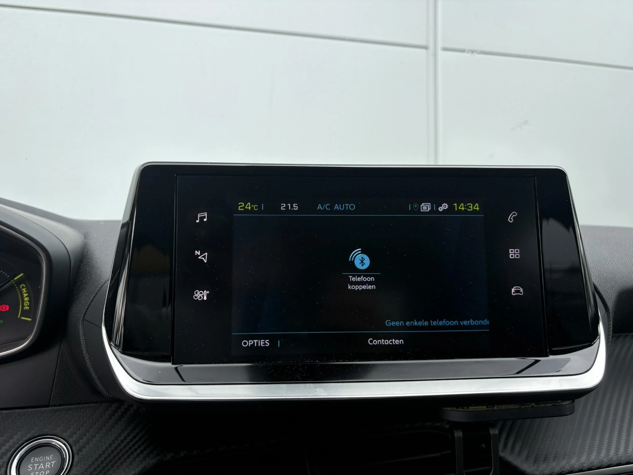 Peugeot-e-208-image-18