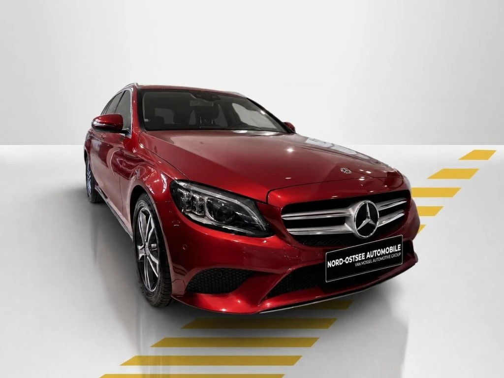 Mercedes-Benz-C-Klasse 300-image-16