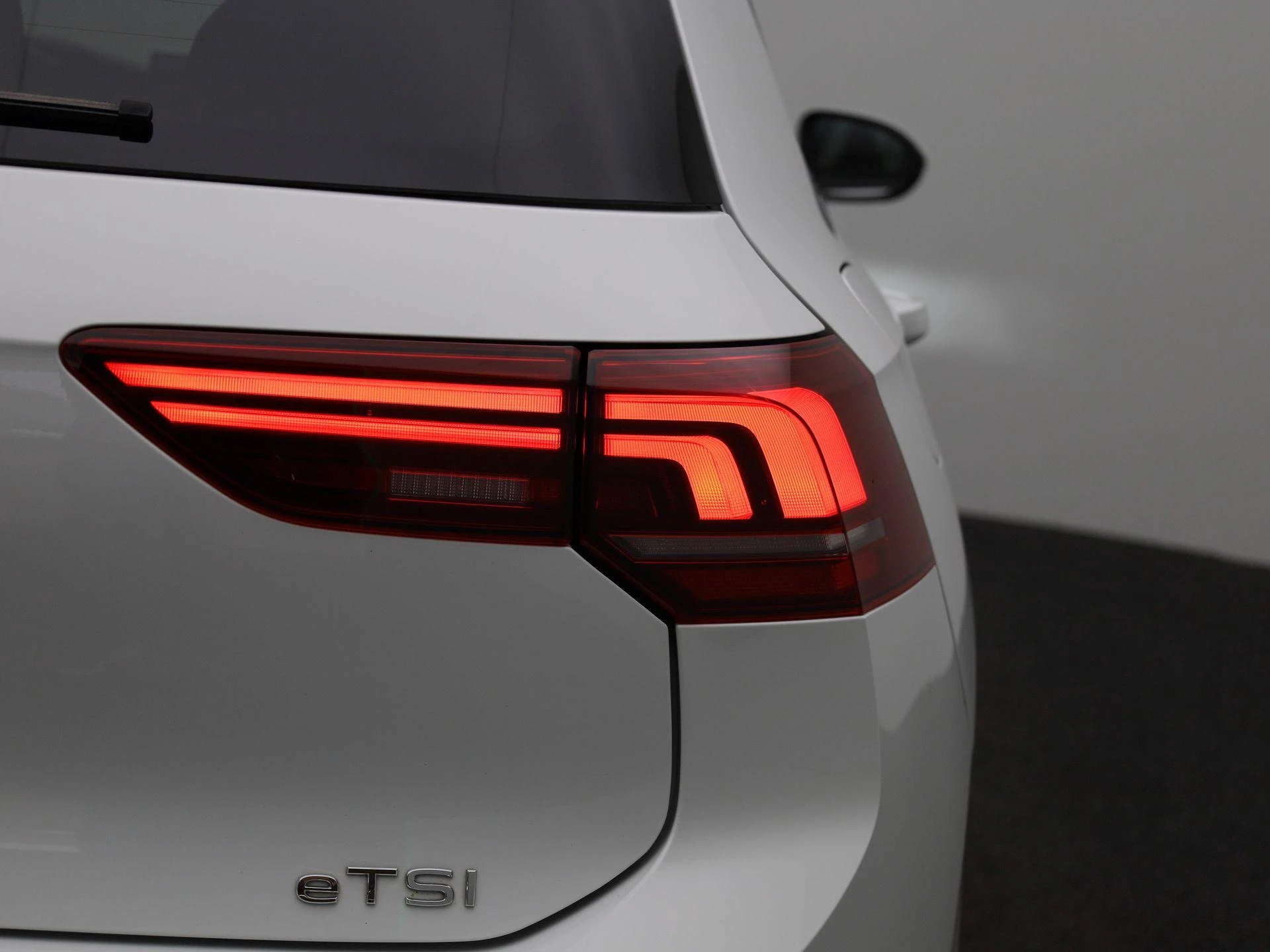Volkswagen Golf 1.5 eTSI R-Line Edition
