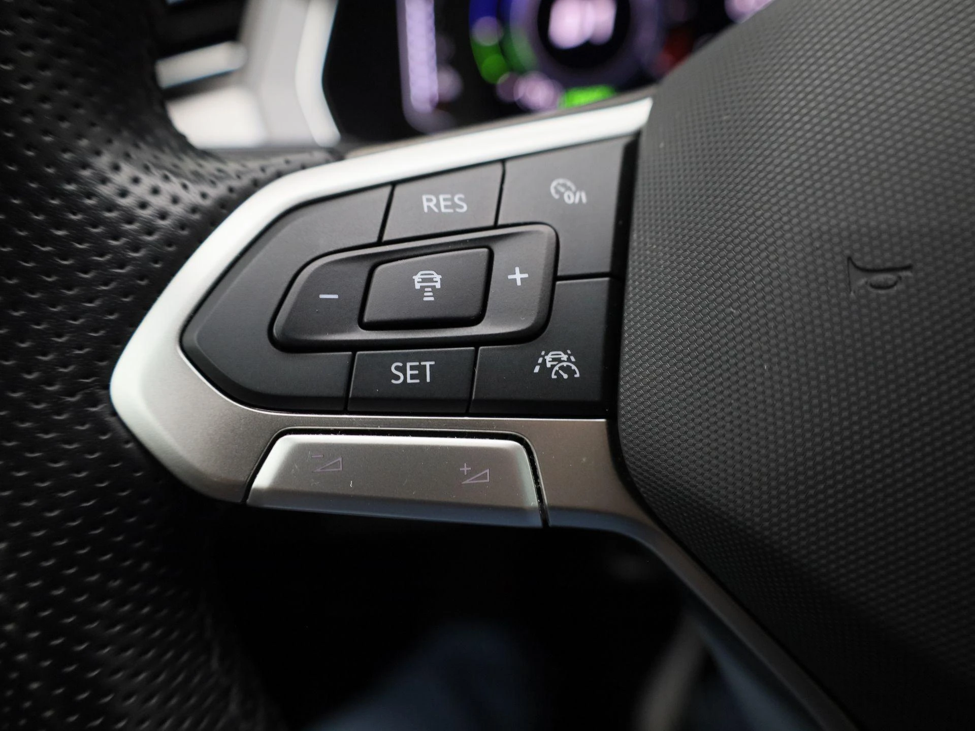Volkswagen-Passat-image-21
