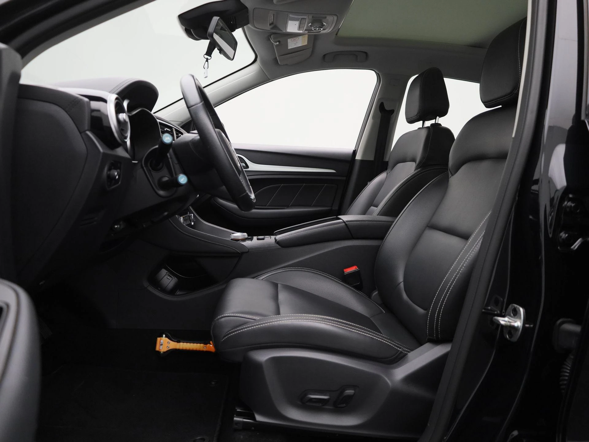 MG-ZS EV-image-7