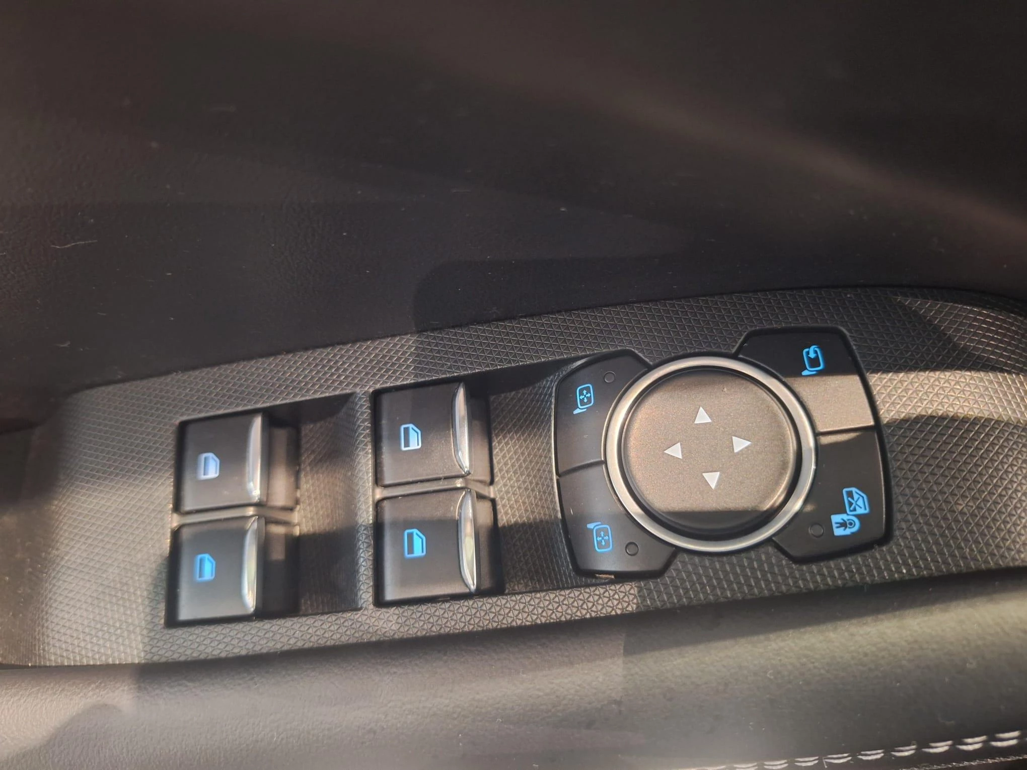 Ford-Mustang Mach-E-image-11