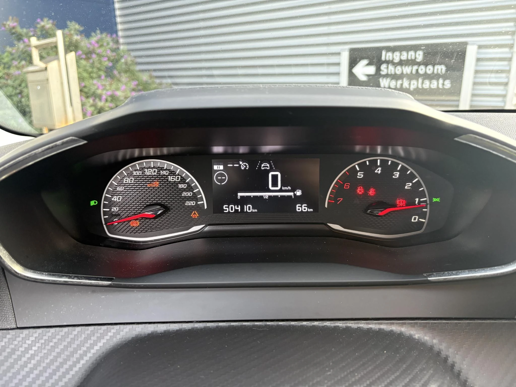 Peugeot-208-image-13